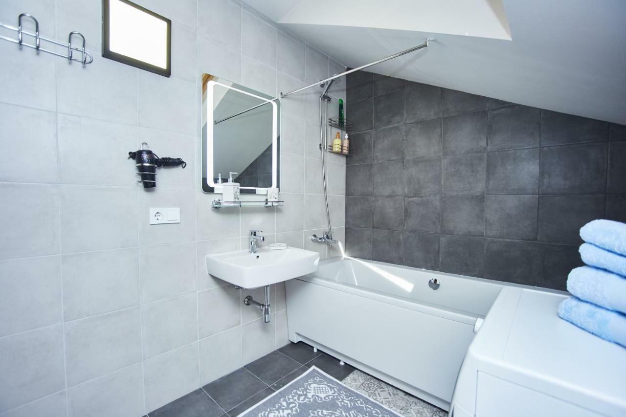 Luxury Apartment In The Heart Odessa Ngoại thất bức ảnh